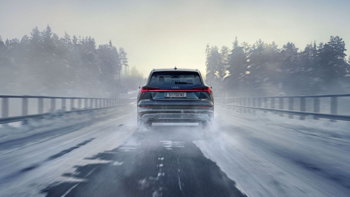 Audi Original Schneeketten auf Audi