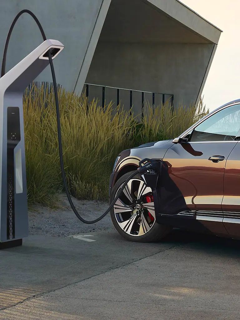 Öffentliche Schnellladesituation Audi Q8 Sportback e-tron