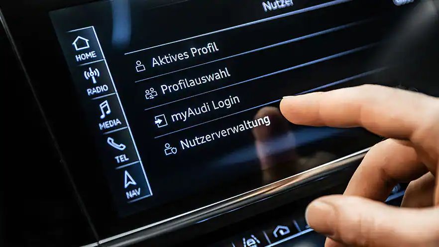 Audi connect wird über das Auto-Display benutzt